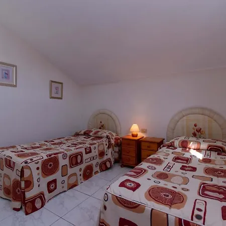 Los Diamantes 2 Bed